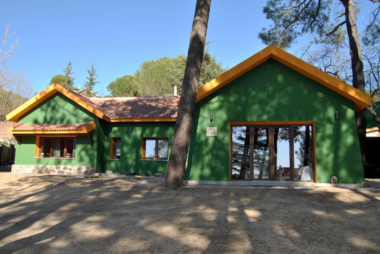 Complejo Casas Rurales Mansiones Y Villas Deluxe Collado Mediano Exterior foto
